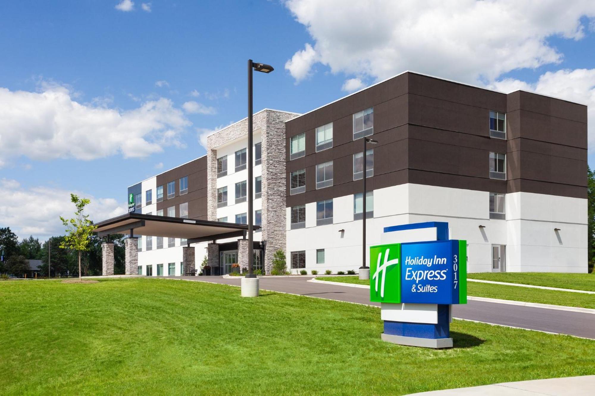 Holiday Inn Express & Suites Reedsburg - Dells Area By Ihg 외부 사진